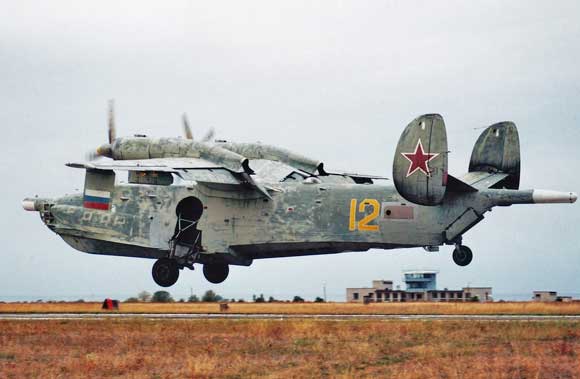 Самолет Черноморского флота России Бе-12 