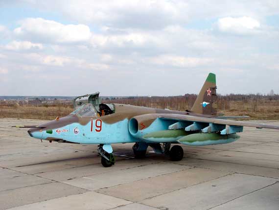 самолет Су-25