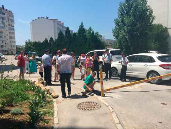 шлагбаум во дворе