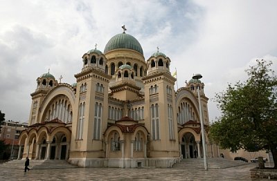 храм Святого апостола Андрея Первозванного в Патрах - крупнейший на Балканах кафедральный собор, в котором хранятся честная глава апостола вместе с частицами креста, на котором он был распят