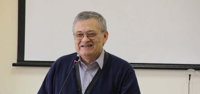 Георгий Георгиевич Почепцов — известный специалист в области коммуникативных технологий, теоретик вопросов стратегии, информационных войн и маркетинга. Украинский писатель-фантаст и журналист.
