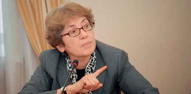 По мнению профессора МГУ Натальи Зубаревич Крым становится "самым дотационным регионом РФ" и надеяться на то, что из него сделают витрину, не приходится