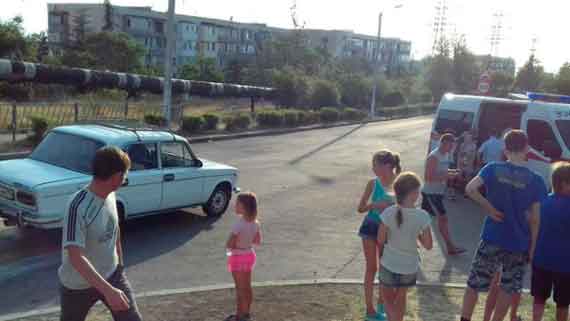 Днем 22 июня на улице Жидилова в Севастополе произошло ДТП. Как информируют очевидцы происшествия, водитель автомобиля «Жигули» сбил на пешеходном переходе девочку.
