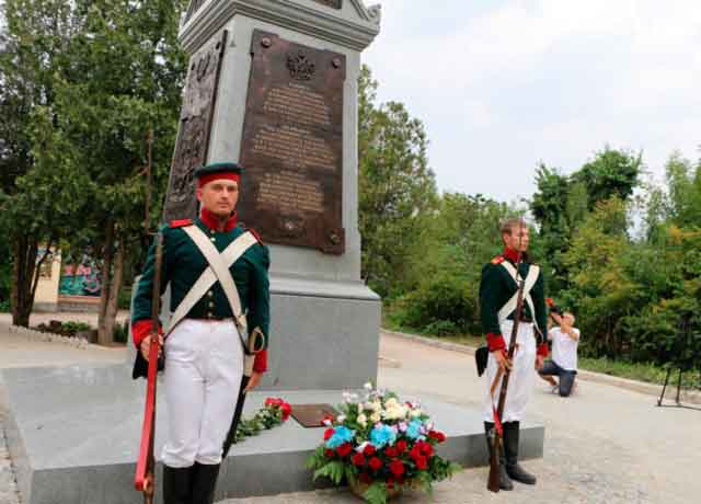 памятник Греческому легиону императора Николая I в Севастополе