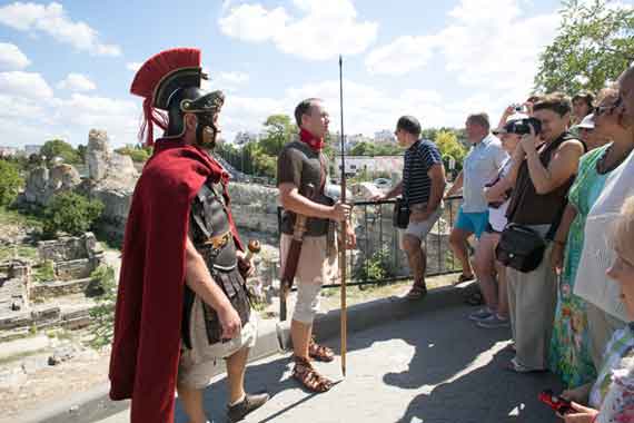 14 августа на территории музея-заповедника «Херсонес Таврический» традиционно отметили Всенародный праздник - День археолога.