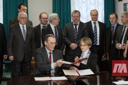 Российская журналистка Юлия Латынина прокомментировала информацию о том, что фонд младшей дочери президента РФ Владимира Путина Катерины Тихоновой «Национальное интеллектуальное развитие», работающее под брендом Иннопрактика, получил 2,5 миллиона рублей на проект в рамках «Цифровой долины Крыма». 