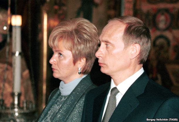 Владимир Путин и его супруга Людмила