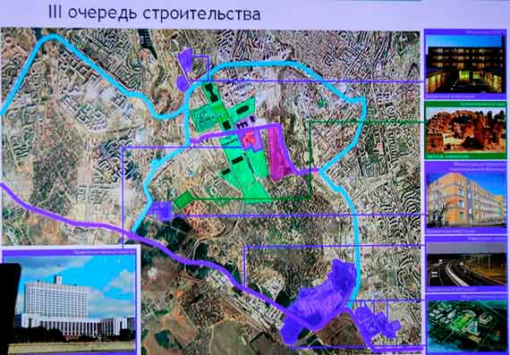 Третий этап должен стать самым масштабным. За «Муссоном», в районе объездного шоссе, вдоль нынешней улицы Индустриальной за бюджетные деньги планируется построить общежития СевГУ, археологический парк (отмечен зеленым квадратом), реконструкцию существующей психбольницы на Хуторе Пятницкого (угол Камышового и Фиолентовского шоссе). Тогда же появится давно анонсированный Индустриальный парк.
