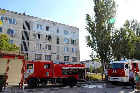 В 15:45 на пульт оперативно-диспетчерской службы Главного управления МЧС по городу Севастополю от очевидцев поступило сообщение о дыме из окна квартиры, расположенной на четвёртом этаже дома по улице Бориса Михайлова в Гагаринском районе.