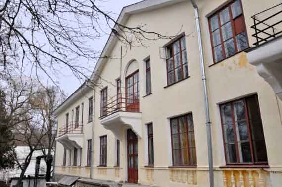 Здание больницы в Инкермане