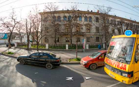 На Яндекс-картах еще можно увидеть старый забор