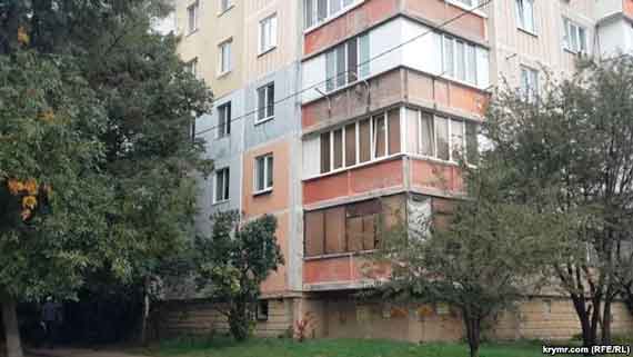 панельный дом по улице Бела Куна в спальном районе Симферополя