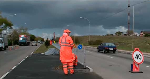 В Севастополе строят пешеходный переход по американским стандартам