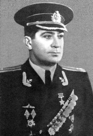 Астан Кесаев - участник Великой Отечественной войны с июня 1941 года, командир подводной лодки М-117 3-го дивизиона подводных лодок Черноморского флота. Участник обороны Севастополя, Кавказа и освобождения Крыма.