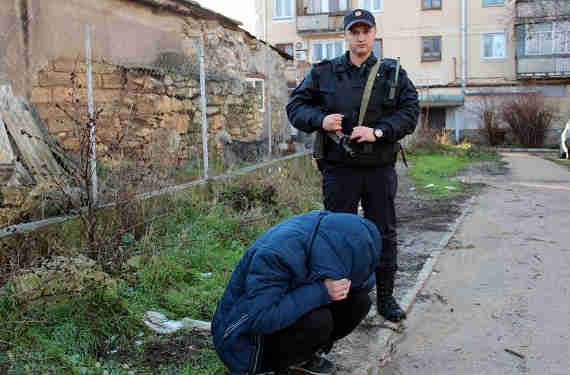 Вор, наркоторговец и фальшивомонетчик устроил аварию в Севастополе