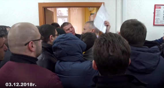 За всем стоит «елочный папа»: правительство Севастополя брали штурмом