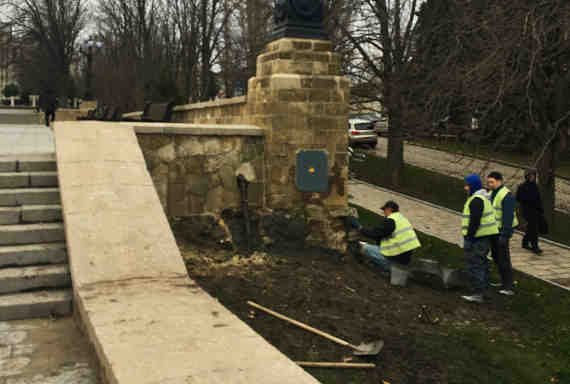 Недочеты, выявленные в ходе приема работ по благоустройству сквера у Владимирского собора, будут устранены в ближайшее время