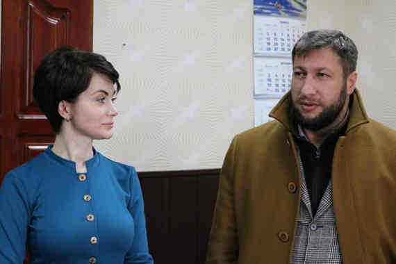 чиновница из Санкт-Петербурга Татьяна Стульба и первый заместитель директора департамента здравоохранения Севастополя Владислав Нусинов