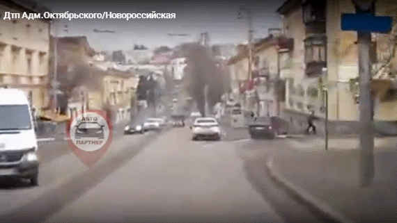 Вылетел на тротуар и сбил человека: страшное ДТП в Севастополе 