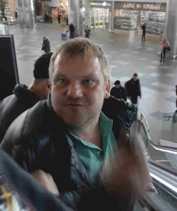 В Симферопольском аэропорту опоздавшего на посадку нетрезвого мужчину пришлось усмирять наряду полиции.