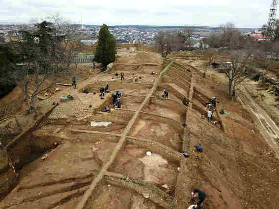 Археологи обнаружили в центре Севастополя укрепления и предметы, раскрывающие неизвестные ранее факты о Крымской войне 1853-1856 годов