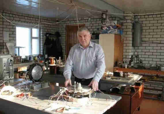 Владимир Леонов и прототип его изобретения