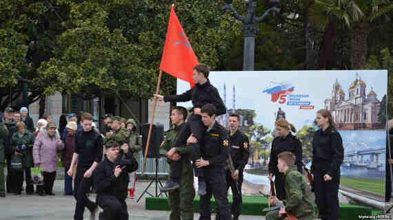 В Ялте и Симферополе прошли мероприятия «Мы – дети «Крымской весны», организованные российским патриотическим движением «Юнармия». 