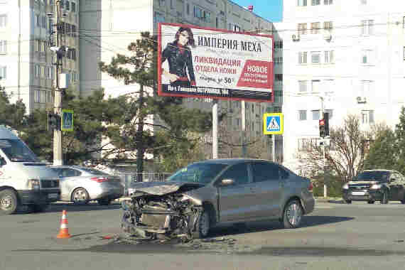 ДТП произошло накануне, 21 апреля в районе остановки «Улица Генерала Лебедя»