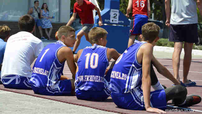 streetball Побороться за титул сильнейшего приехали профессионалы и любители практически со всех городов Крыма - более 35 команд со всего полуострова