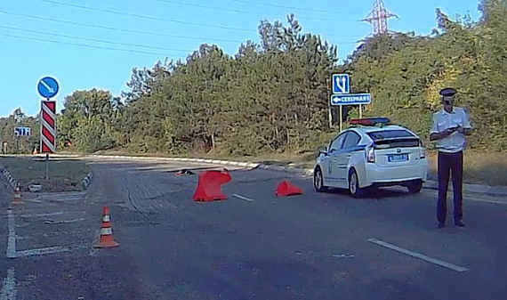 Под Севастополем насмерть сбили рабочего-дорожника