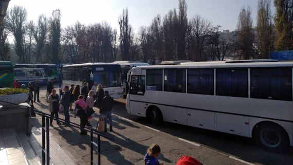 В Севастополе сегодня около 13:30 поступило сообщение о минировании здания автовокзала. На место прибыли сотрудники полиции, территорию оцепили, доступ людей к автобусам – ограничили.