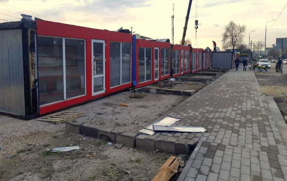 Злополучные ларьки на Столетовском проспекте передвигают с городской земли на частную