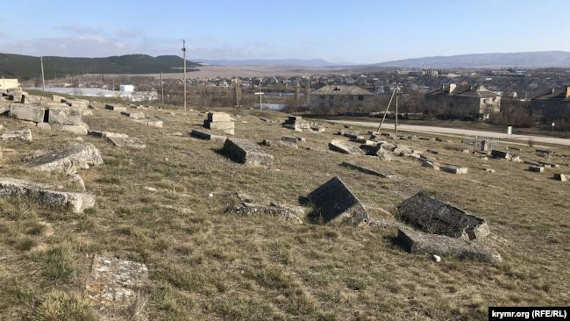 кладбище защитников Севастополя времен Крымской войны в Белогорске