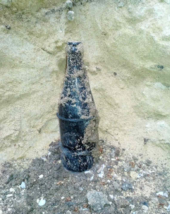 бутылка с зажигательной смесью