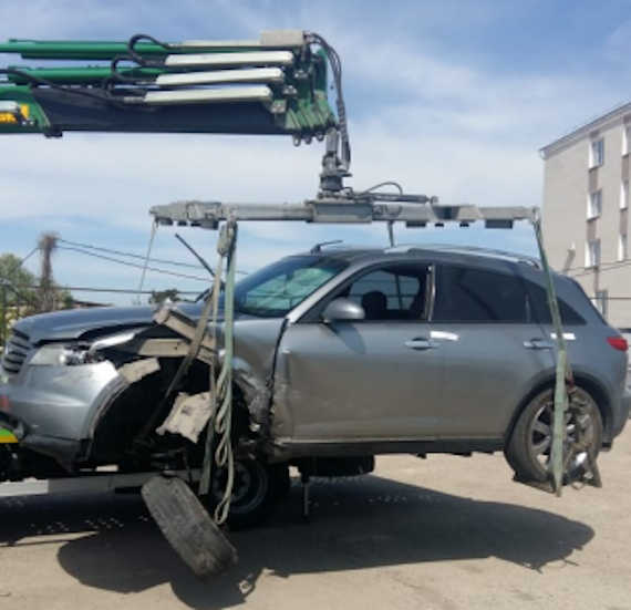 ночью 11 мая текущего года сотрудник полиции, будучи в нетрезвом состоянии, двигался на автомобиле «Инфинити» по Камышовому шоссе в сторону 5-го километра Балаклавского шоссе