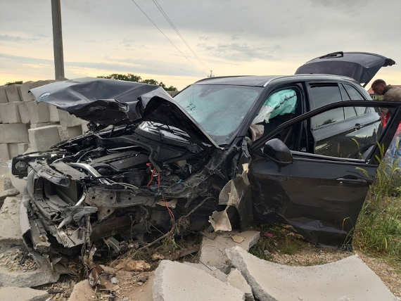 Водитель легкового автомобиля доставлен в больницу после лобового столкновения в Севастополе