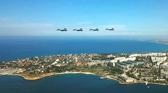 Воздушный парад в Севастополе