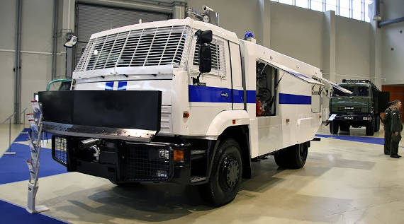 Автомобиль «Шторм» с водометом