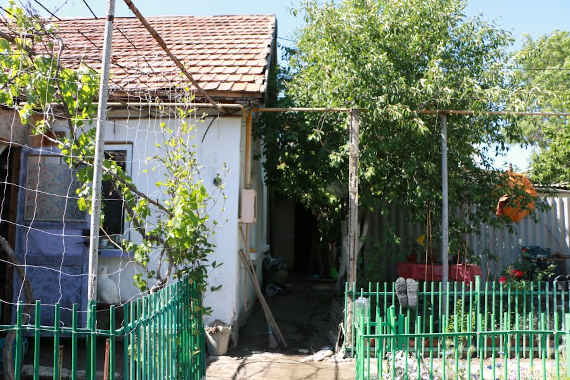 В Любимовке оперативно откачали воду из затопленного во время дождя частного дома. 