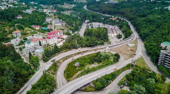 Строящаяся разворотная петля на въезде в Ялту со стороны Алушты