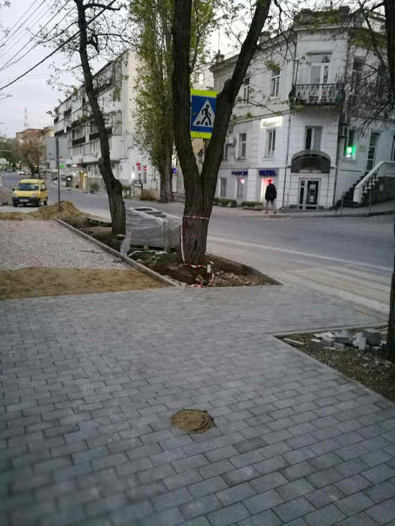  госконтракт на выполнение комплексного благоустройства пешеходной сети Ленинского района города заключен с ООО «Дорожник»