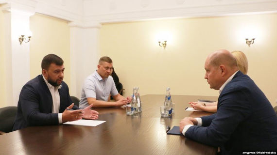Врио главы Севастополя Михаил Развожаев встретился с главой вооруженной группировки «ДНР» Денисом Пушилиным