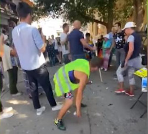 У Графской пристани в центре Севастополя произошёл жёсткий разгон торговцев сувенирами