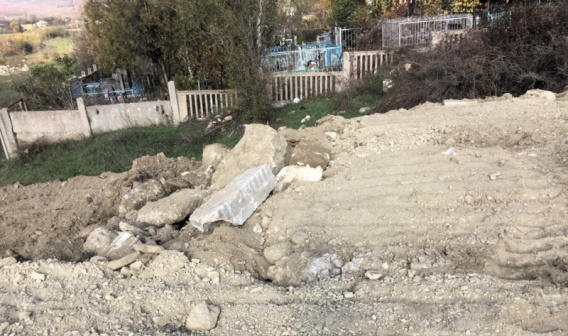 В Байдарской долине в районе кладбища у села Орлиное выявлен факт сброса отходов грунта,