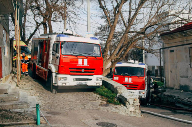 Было установлено, что открытым пламенем охвачен частный одноэтажный жилой дом