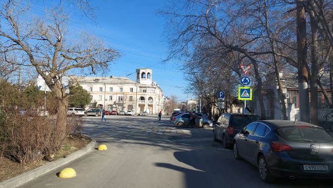 у площади Ластовой в Севастополе