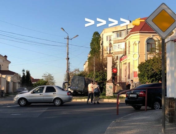 ДТП, вероятно, связано с недавно появившимися дорожными знаками