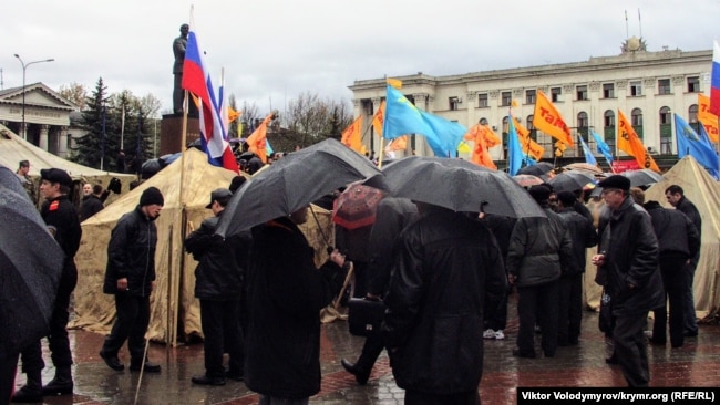 Митинг в поддержку Оранжевой революции. Симферополь, 2004 год