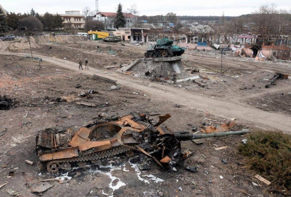 В освобожденном украинскими войсками Тростянце на Сумщине 