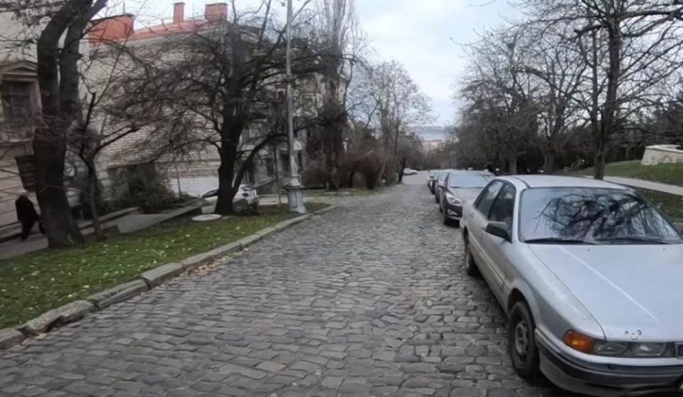 брусчатка, который был вымощен практически весь Севастополь